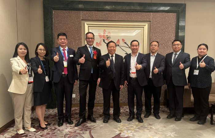 贺登才出席2024亚洲国际物流技术与运输系统展览会（CeMATASIA）(图1)